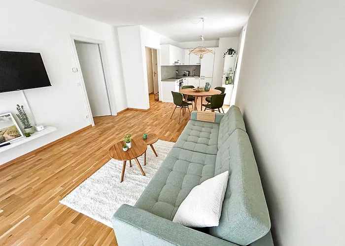 Modern 2 Room Apartment In Downtown